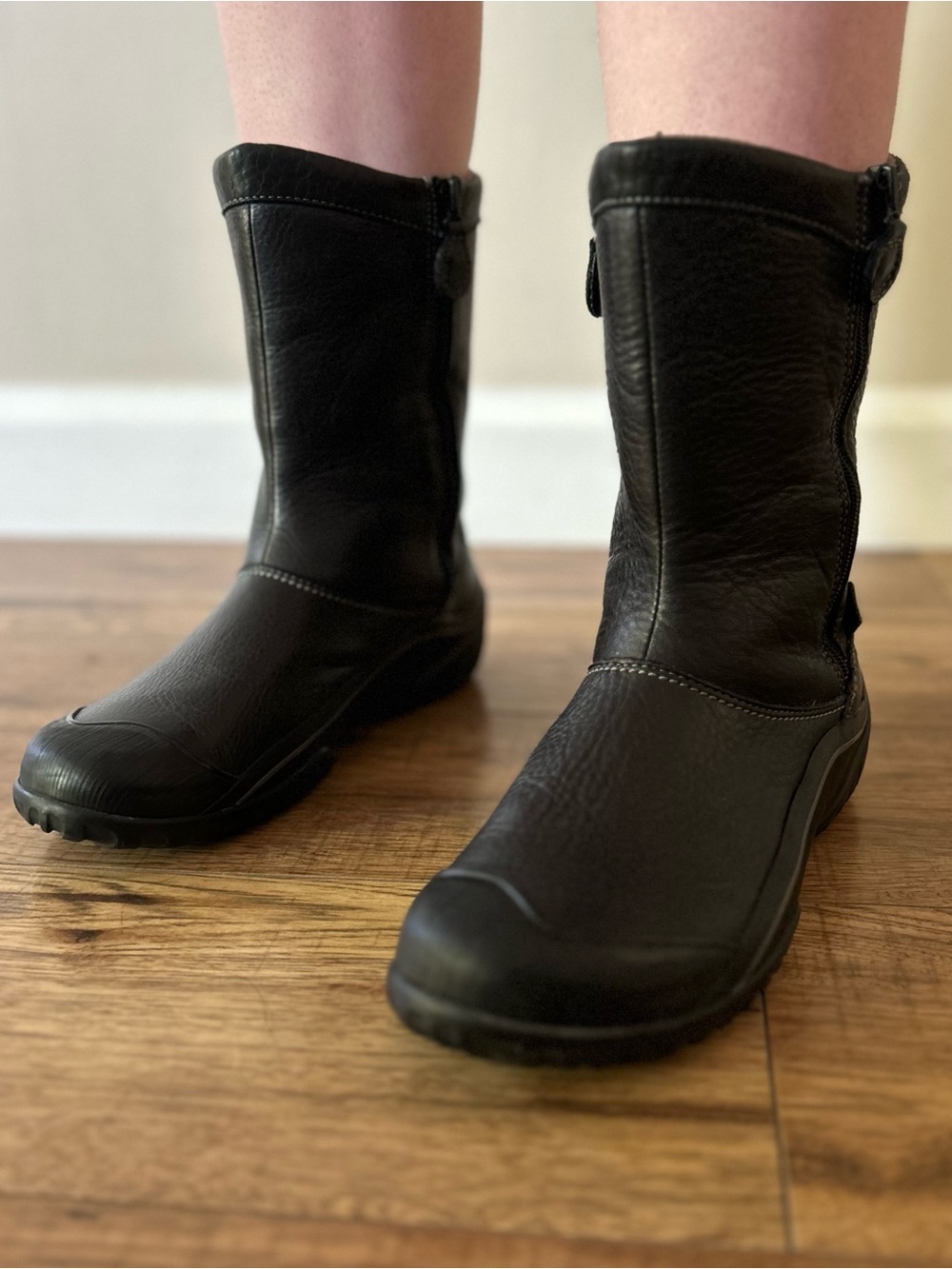 Clarks Black Leather Muckers Zip Up Waterproof Boots